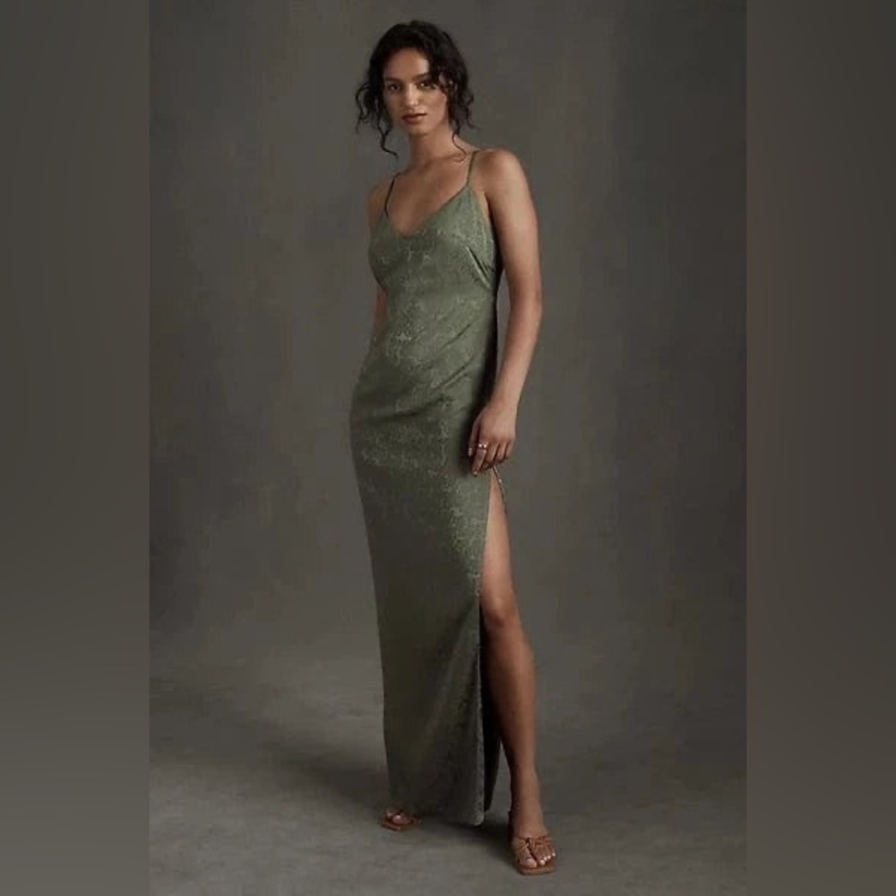Fame and Partners ARYA dress. NWT. In color Moss.